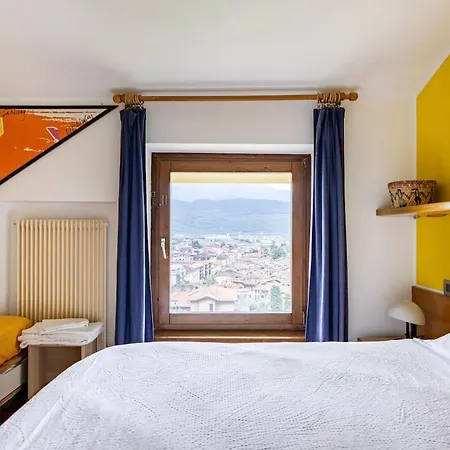 Apartment Attic In Lina