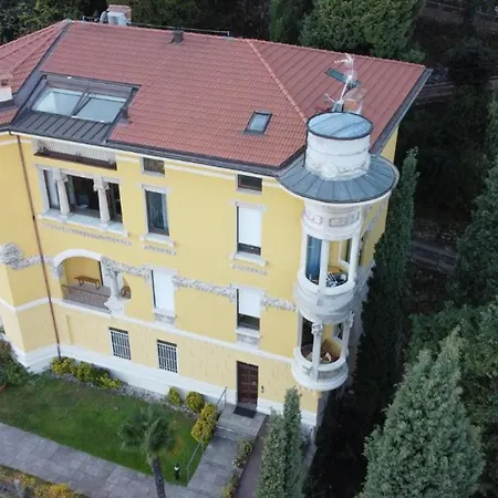 Apartment Attic In Lina